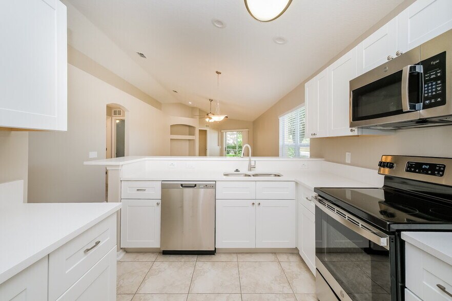 Building Photo - 1843 Horsechestnut Ct