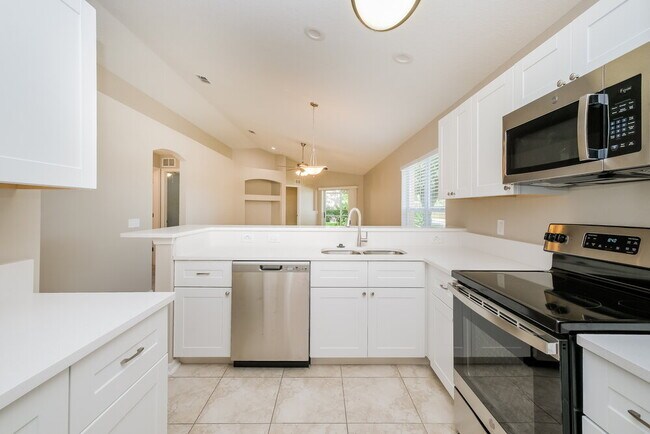 Building Photo - 1843 Horsechestnut Ct