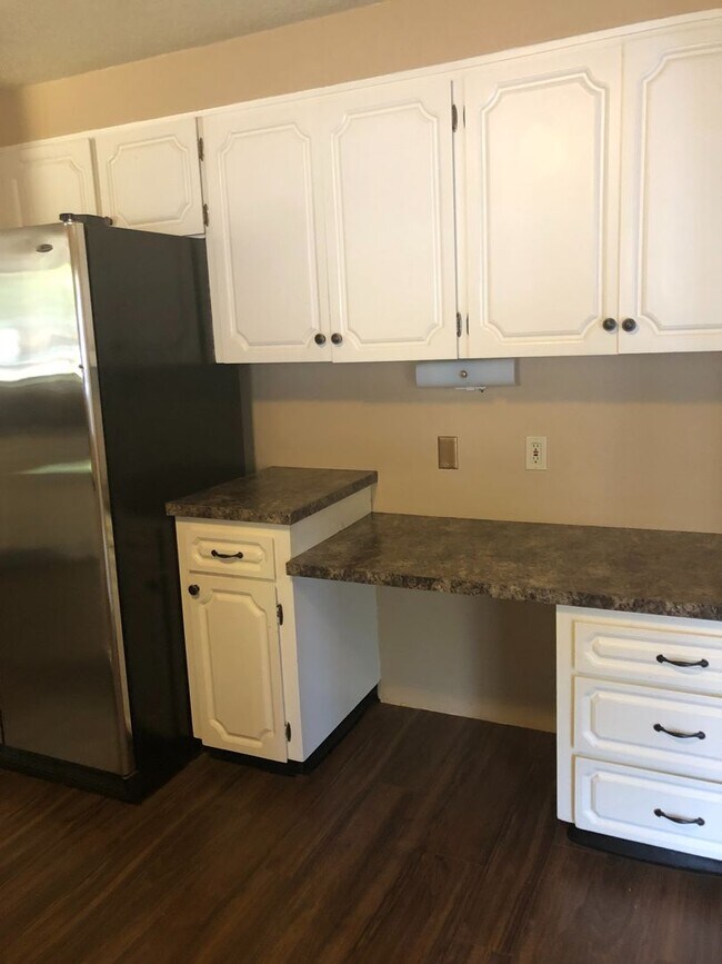 Building Photo - Spacious 4-Bedroom Home in Prime Corvallis Location!