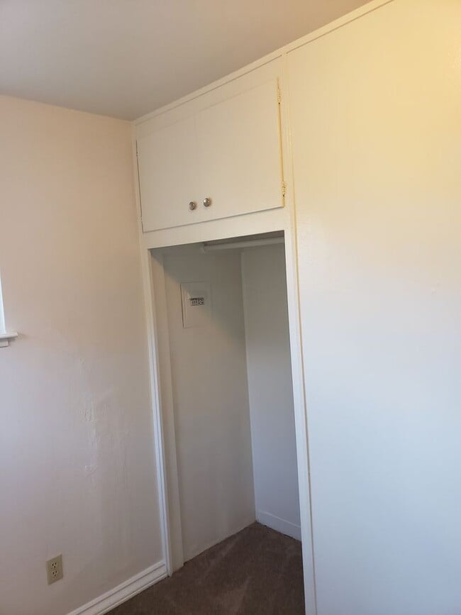 Building Photo - 940o