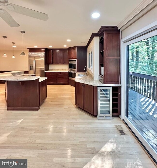 Building Photo - 2021 Lakebreeze Way