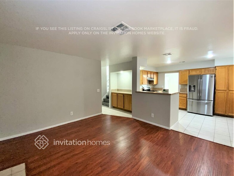 Building Photo - 1221 Taramar St