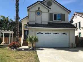 Building Photo - GREAT NEIGHBORHOOD...CENTRAL BRENTWOOD LOC...