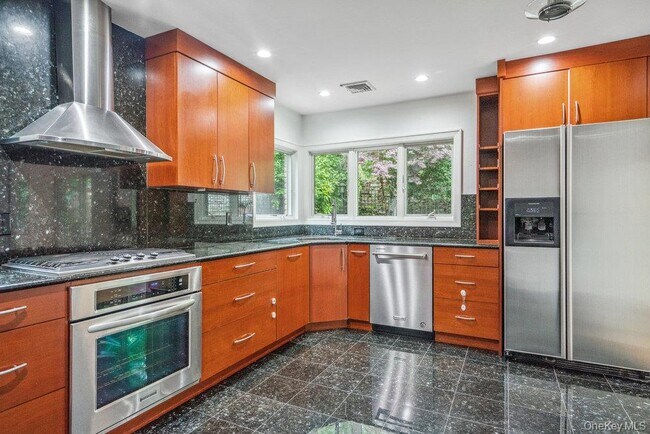 Building Photo - 44 Sandy Hollow Rd