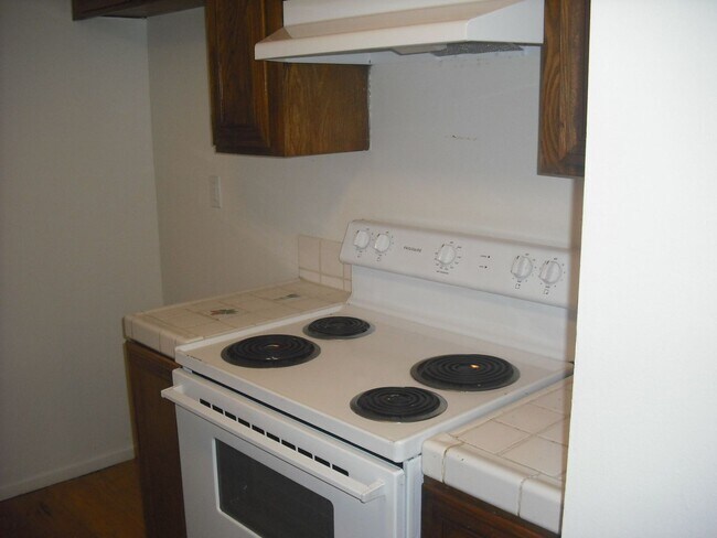 Building Photo - 2635 Yardarm Ave