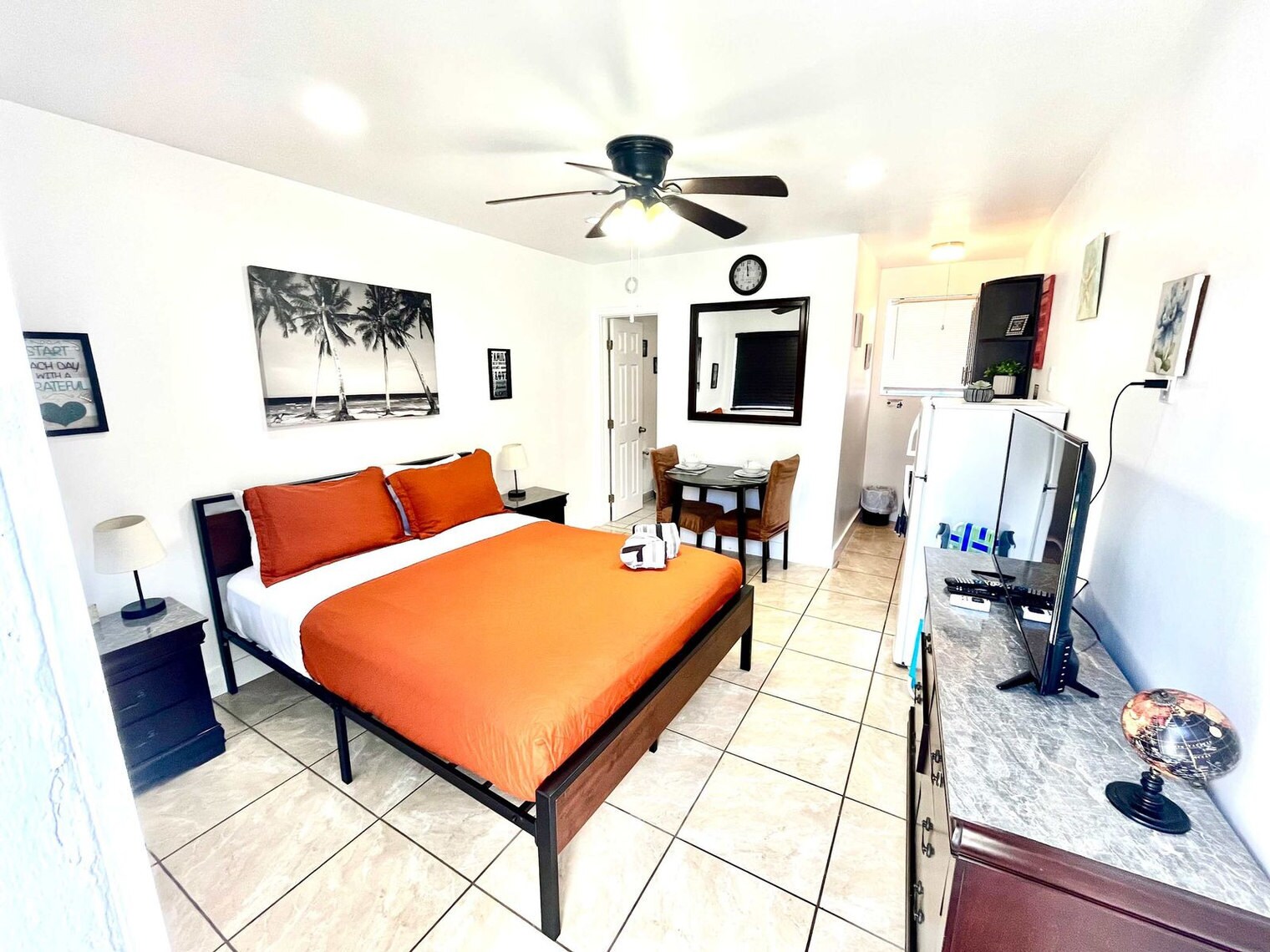 Building Photo - 338 Van Buren St