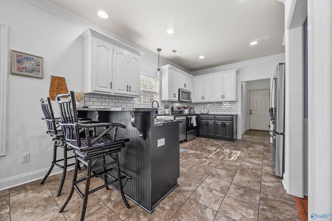 Building Photo - 11 Nandina Ln SW