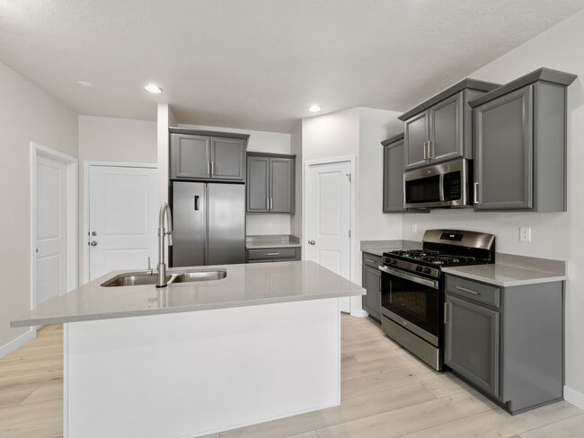 Building Photo - 15083 S Reins Wy