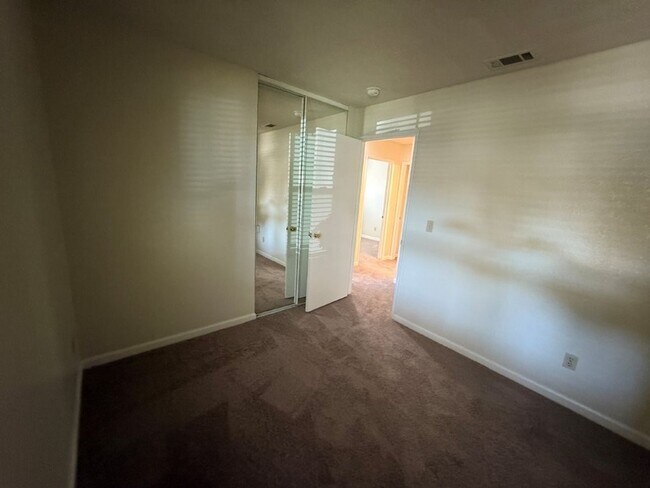 Building Photo - 2766 Applewood Dr