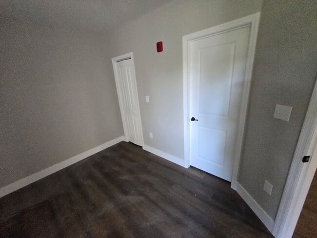 Building Photo - 403 McFarland St