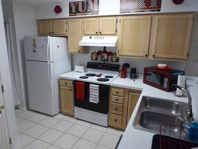 Building Photo - 541 White River Dr