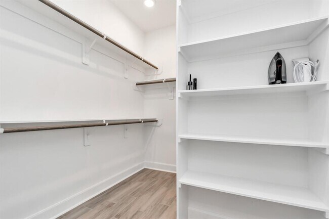 Building Photo - 4506 Aledo St