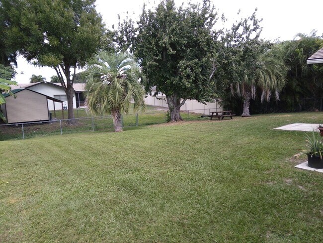 Building Photo - 103 Fox Ridge Rd