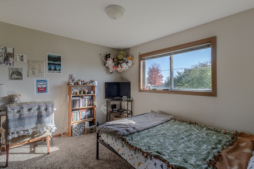 Building Photo - 119 E Welcome Ave