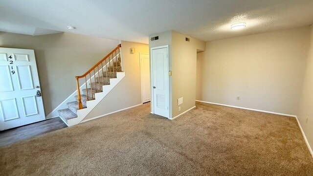 Building Photo - NORTH EAST SIDE 2 BEDROOM TOWNHOME AVAILABLE NOW!
