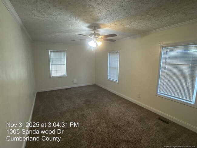 Building Photo - 1005 Sandalwood Dr