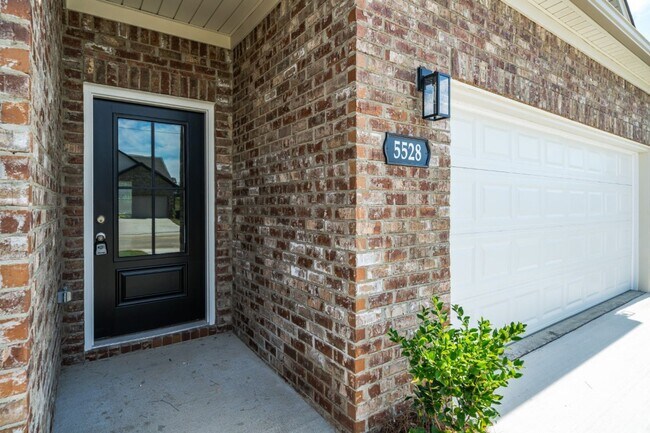 Building Photo - New Construction Elegance on a Peaceful Cul-de-Sac — Move Into Luxury!”