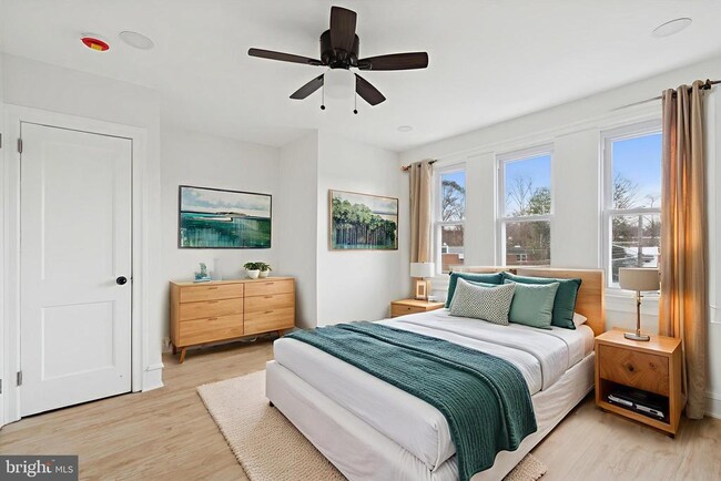 Building Photo - 417 E Upsal St