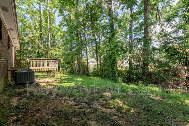 Building Photo - 122 Shadowood Dr