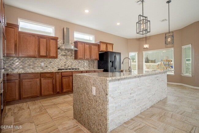 Building Photo - 2241 Tierra Delmonte Dr