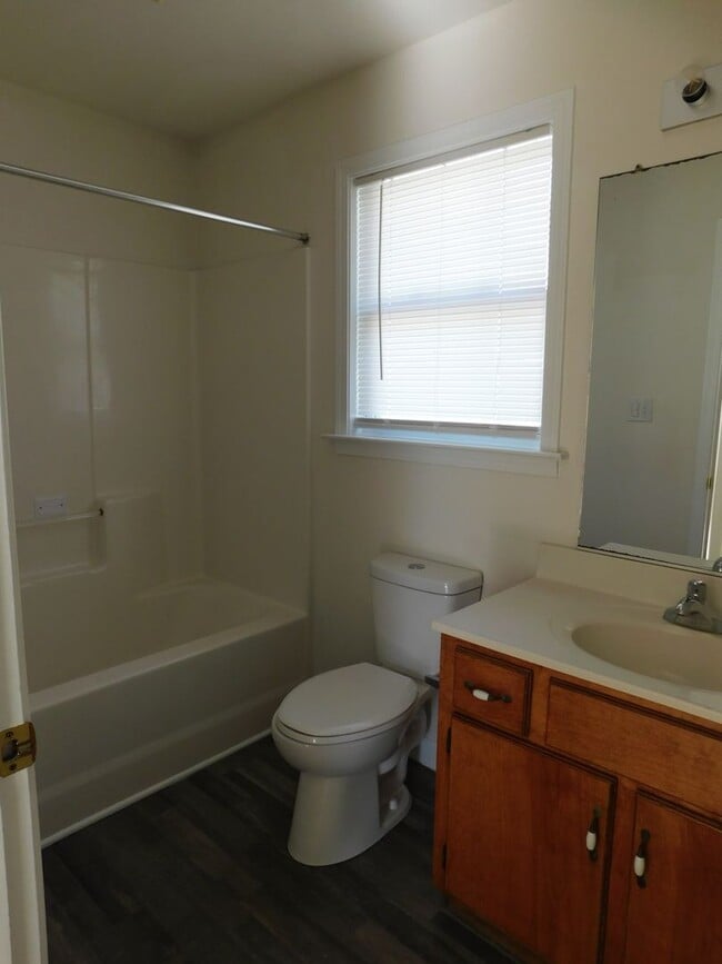 Building Photo - 4 bedroom In Pasquotank County