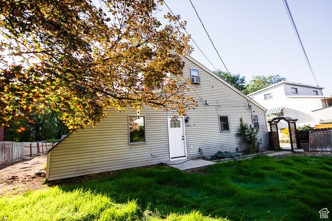 Building Photo - 8544 S 300 E