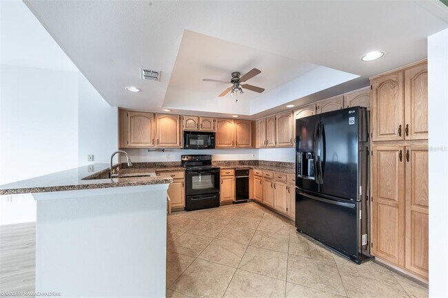 Building Photo - 1750 Jamaica Way