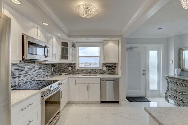 Building Photo - 3114 S Ocean Blvd