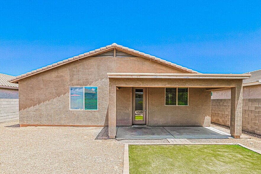 Building Photo - 1655 W Paisley Dr