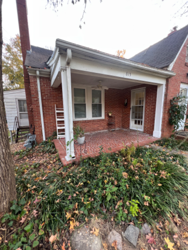 Building Photo - 815 W Johnson St