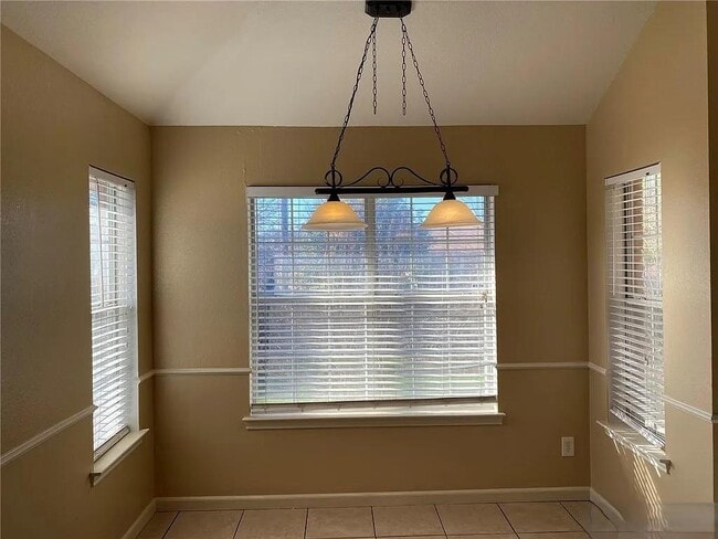 Building Photo - 1510 Zinfandel Dr