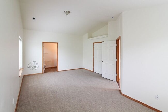 Building Photo - 5108 Catalonia Dr