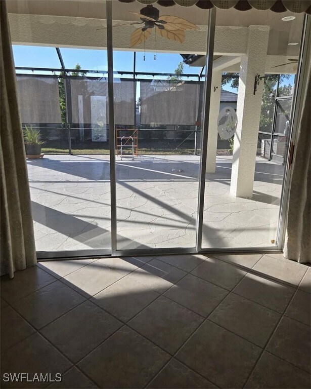 Building Photo - 25080 Divot Dr