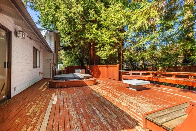 Building Photo - 10716 NE 144th Ct