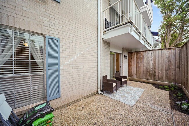 Building Photo - 2601 Bellefontaine St
