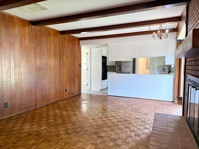 Building Photo - 5625 S Trenton Ave