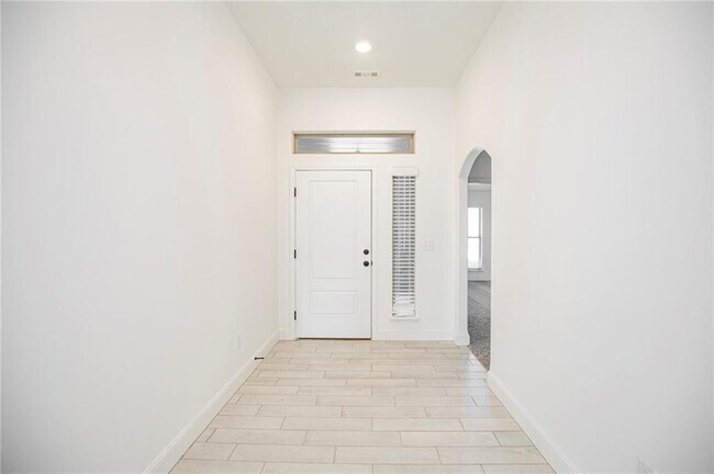 Building Photo - 400 Manfield Ave