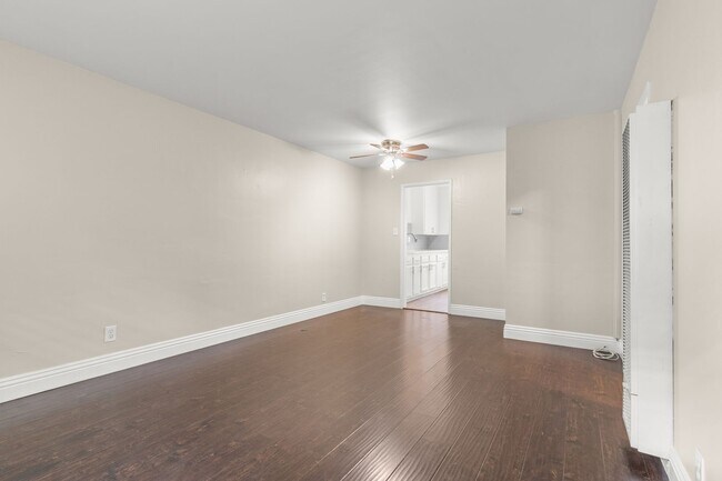 Interior Photo - 201-209 E 12th Street