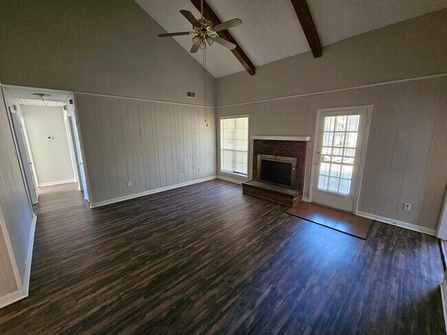 Building Photo - 3943 Silverleaf Rd