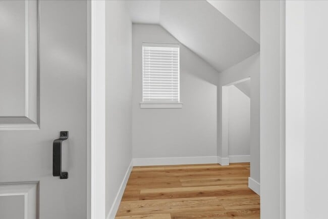 Building Photo - Brand New Townhome in new Valnova