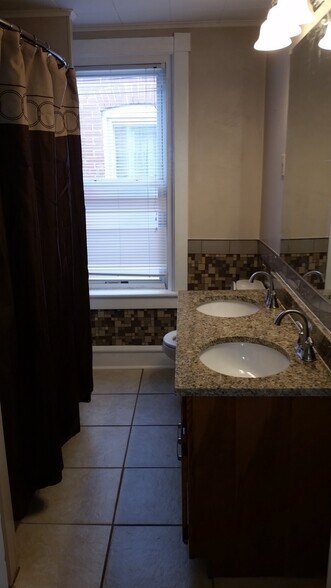 Building Photo - 314 S Sterley St