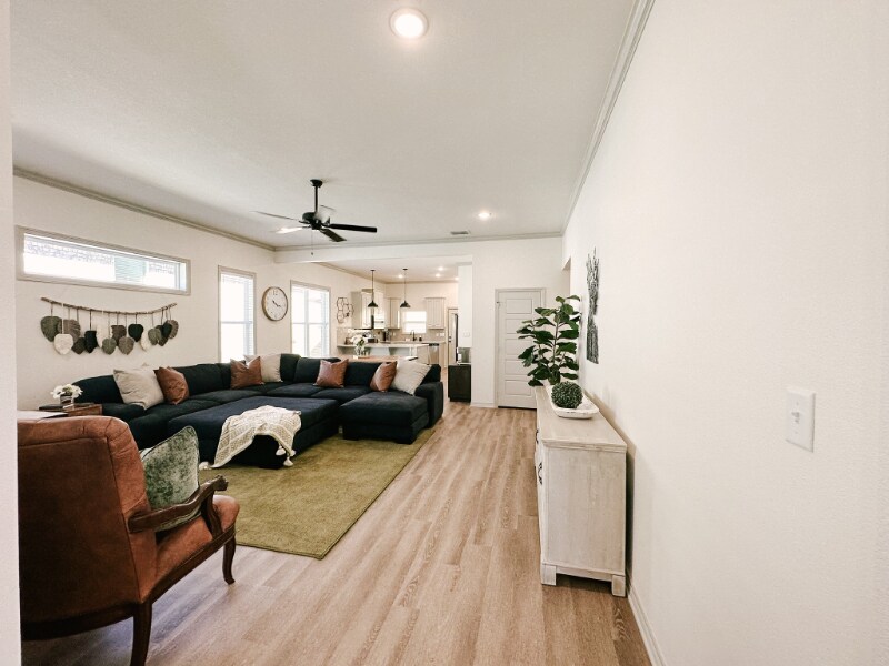 Building Photo - 2712 Royal Vlg Wy