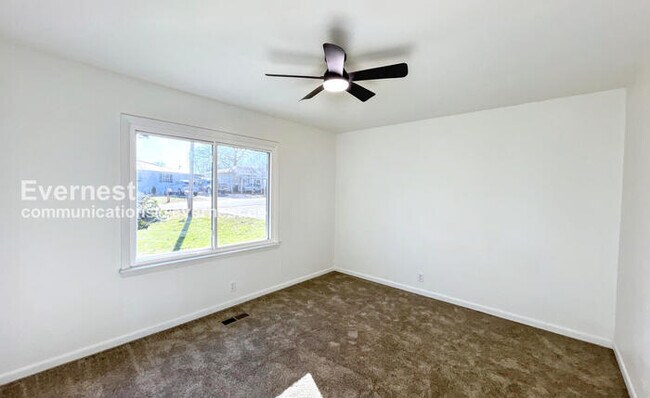 Building Photo - 15 Walker Ave