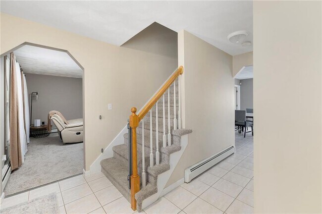 Building Photo - 42 Rollingwood Dr