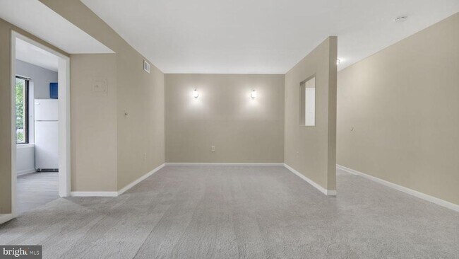 Building Photo - 9653 White Acre Rd