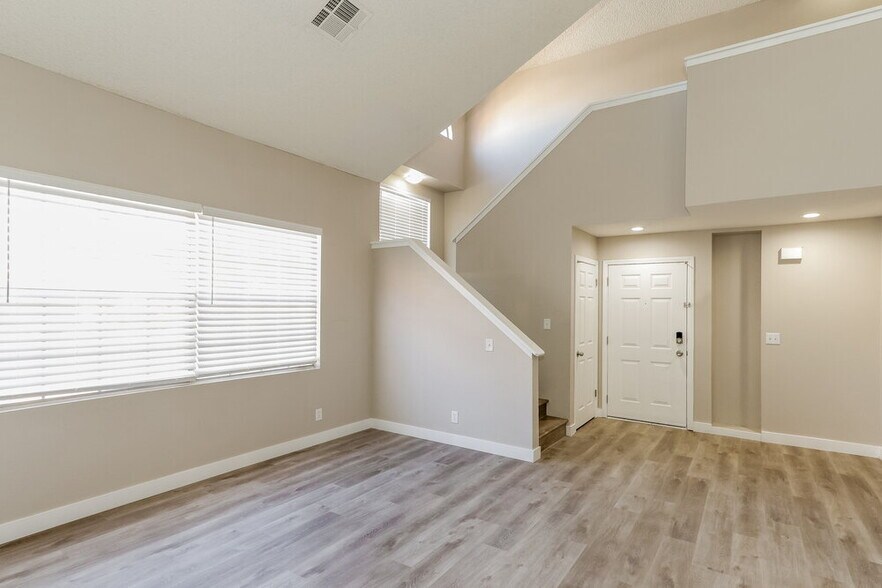Building Photo - 229 Comanche Ct