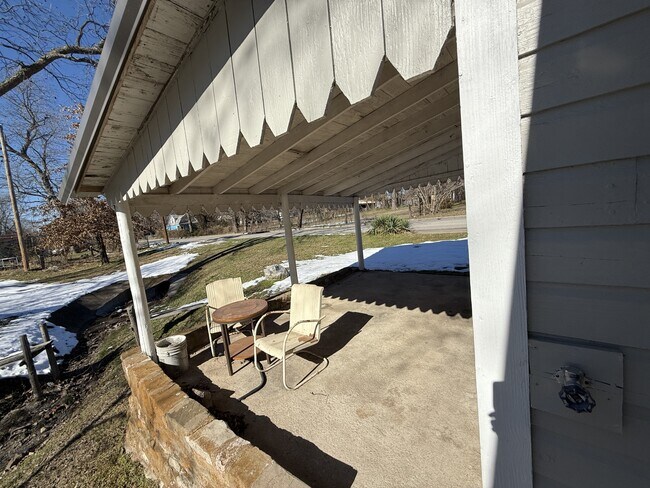 Building Photo - 1001 Bailey St SE