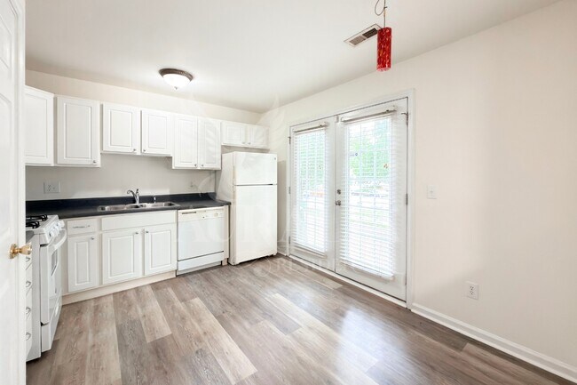 Building Photo - 3021 Barrymore St