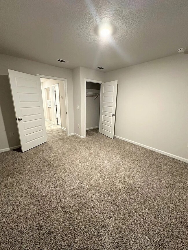 Building Photo - 5240 Peach Dr
