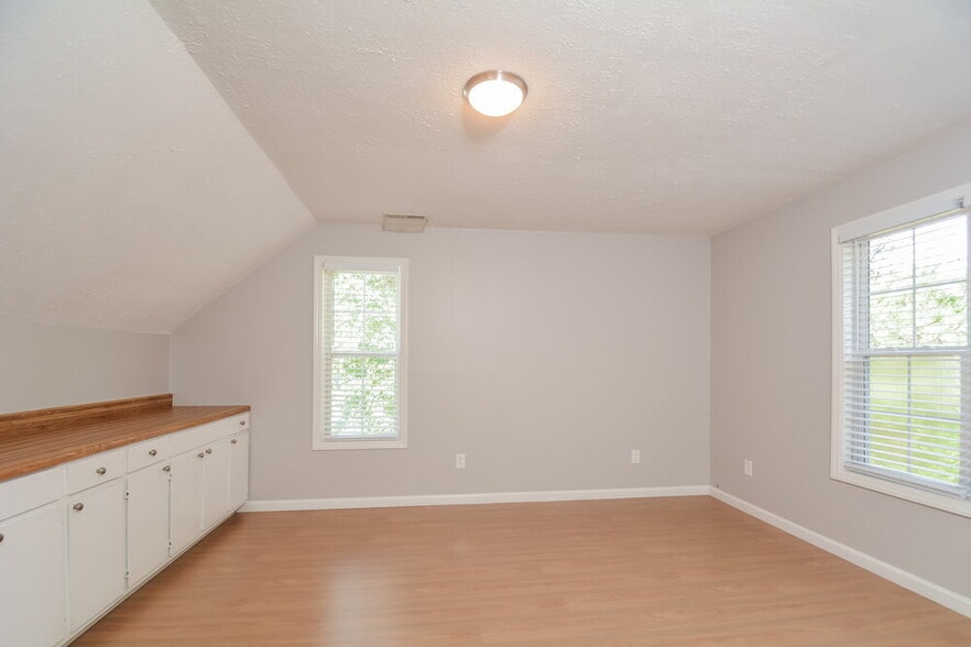 Building Photo - 4801 Morecambe Way